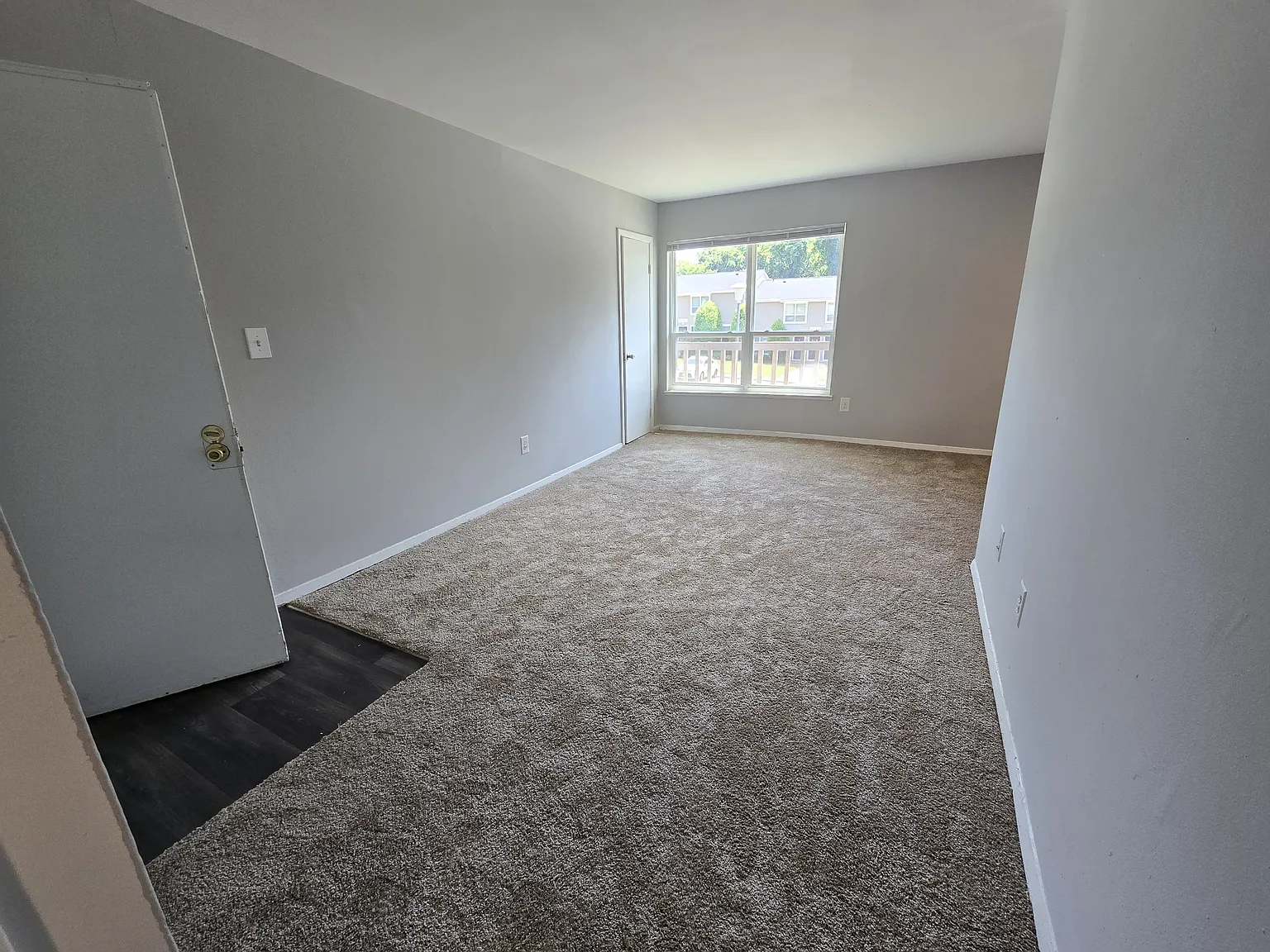 2 bed, 800 sqft, $1,095 — Photo 3