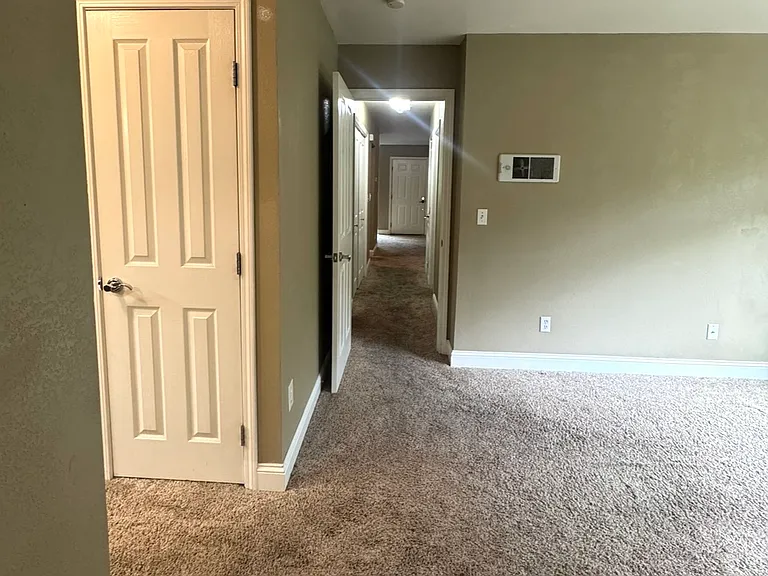 233 Enterprise Dr — Photo 22