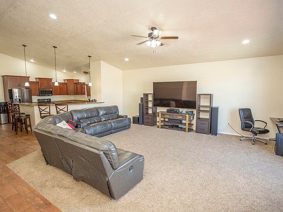 3rd image of 6015 Arroyo Dr