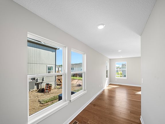 4th image of 3721 SW Clayton Pl