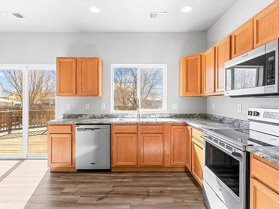 5th image of 641 7th St
