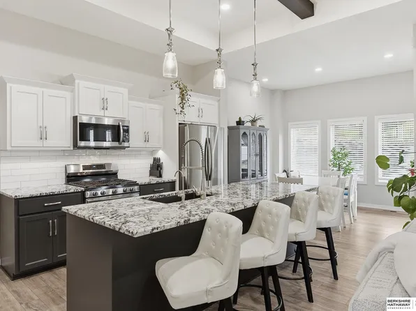 10215 Pintail Dr, Papillion, NE 68046