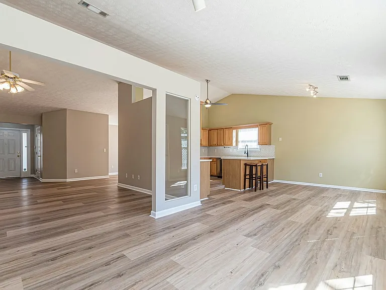 5755 Lakeview Cir — Photo 21