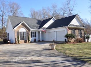 218 Pine Brook Pl, Wilkesboro, NC 28697