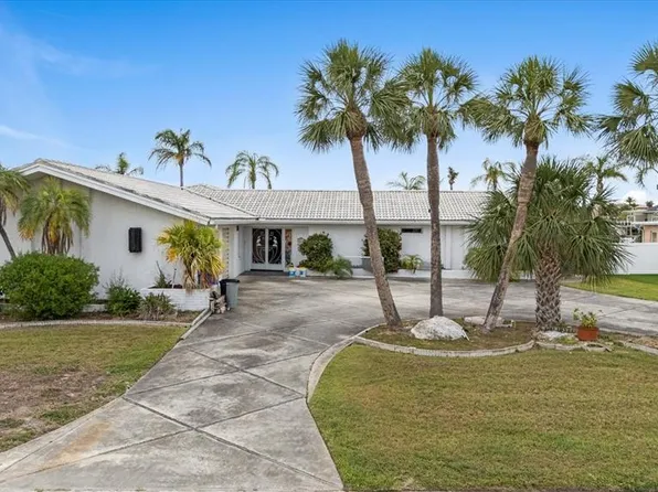 5611 Pilots Pl, New Port Richey, FL 34652