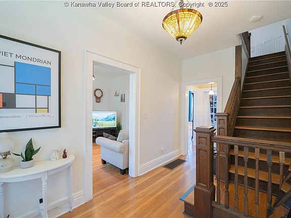 3rd image of 12 Arlington Ct