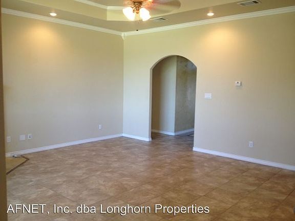5th image of 1401 Gomer Ln