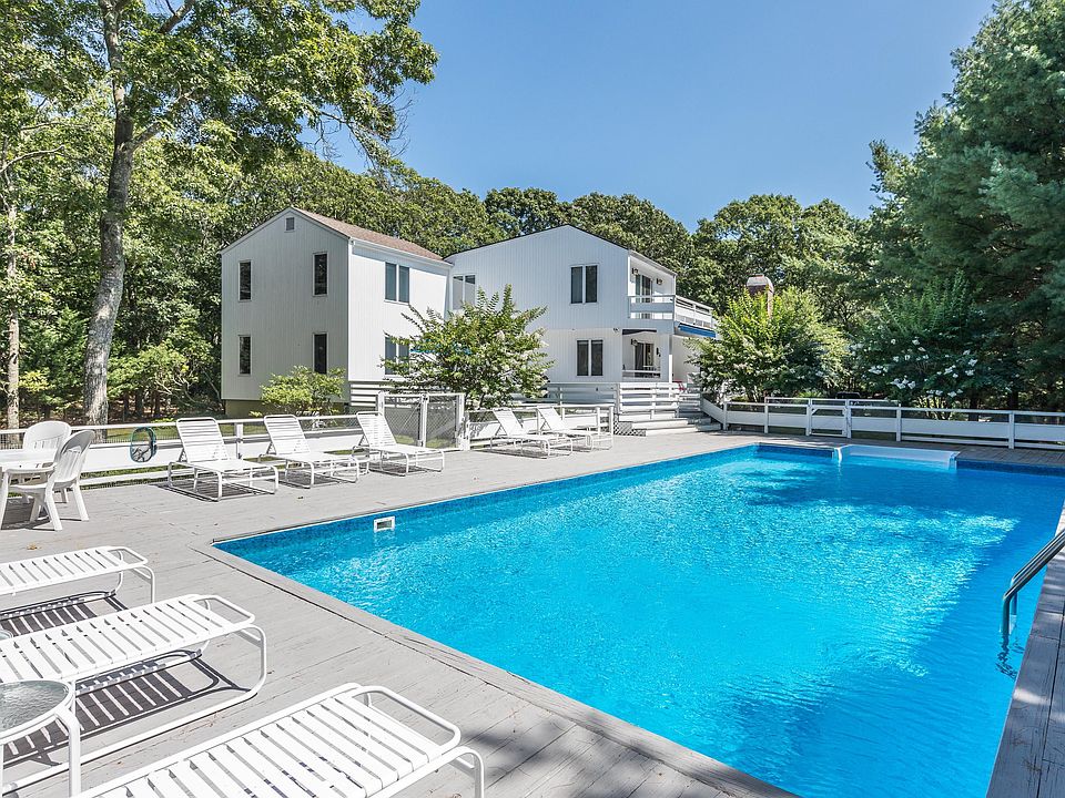 1st image of 22 Shorewood Dr