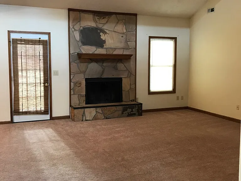 111 Bowmoor Bank — Photo 2