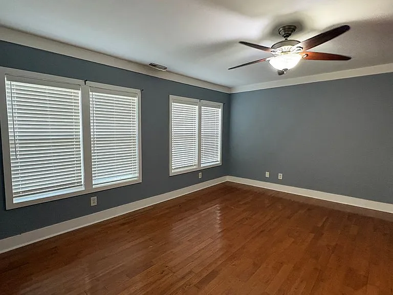 940 Julian Rd — Photo 16