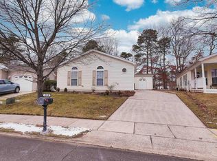 90 Loch Lomond Ct, Mays Landing, NJ 08330
