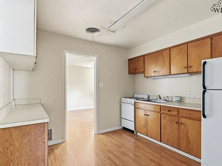 4202 Meadowbrook Dr — Photo 7