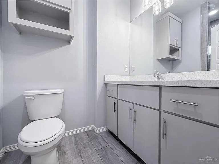 444 E Acacia St #3 — Photo 9