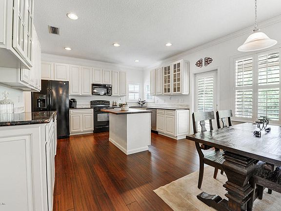 5th image of 188 S Arabella Way