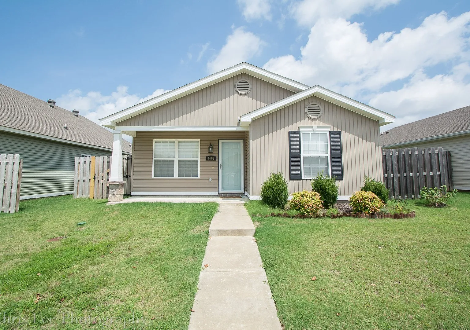 Great 3 Bedroom home in Fayetteville! Convenient to UofA and I-49! — Photo 1