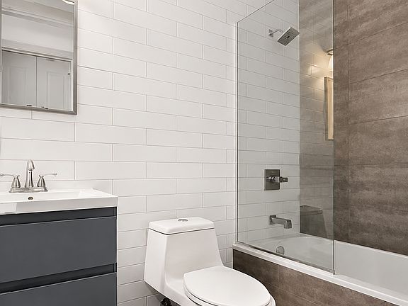 5th image of 978 Bedford Ave APT 2