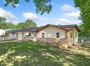 323 Pine St, Lead Hill, AR 72644
