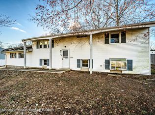 13 Kensington Dr, Howell, NJ