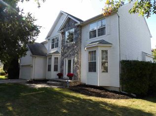 8 Bisbee Dr, Burlington, NJ 08016