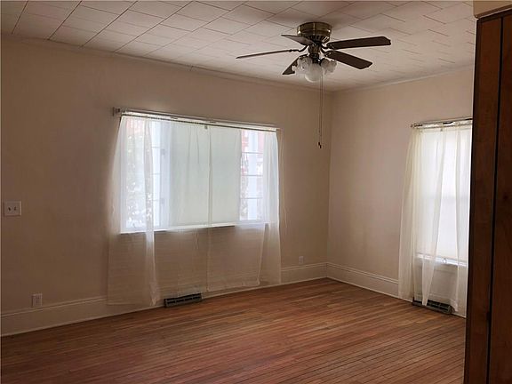 3rd image of 39 Charles St