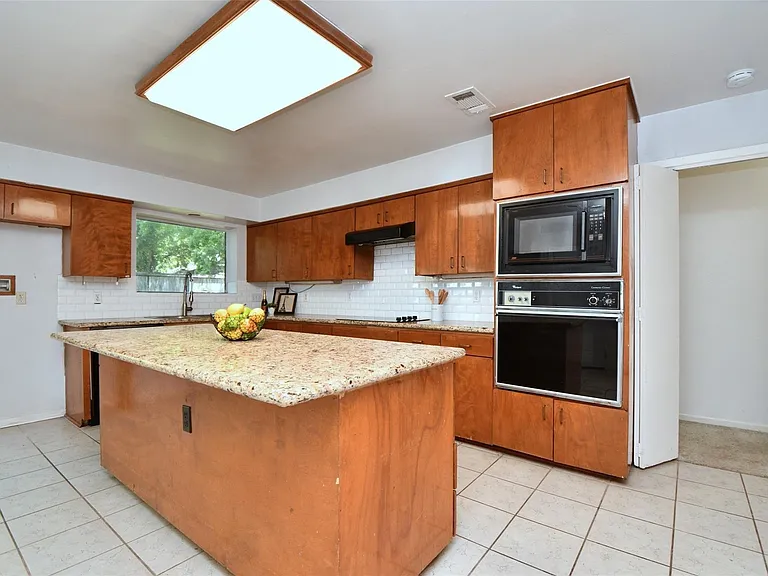 7718 Moondance Ln — Photo 9