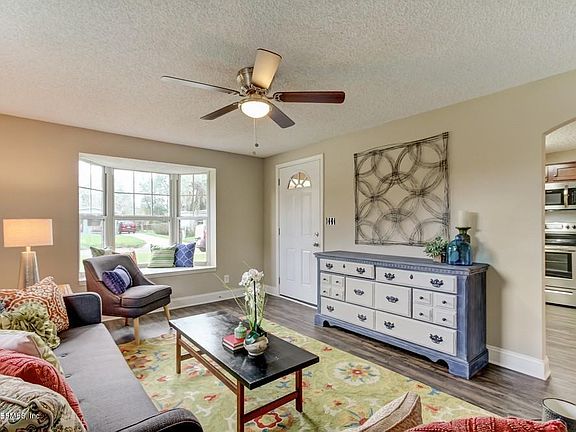 5th image of 5223 Hollycrest Dr