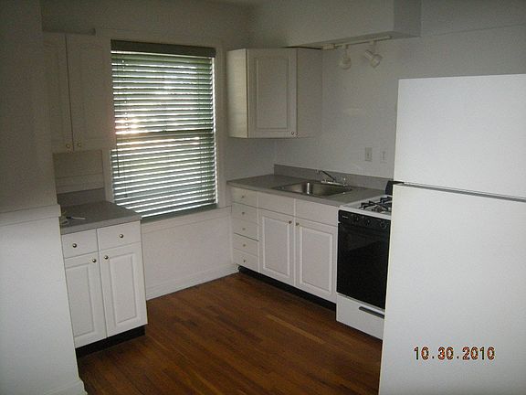 3rd image of 9568 Bataan Dr