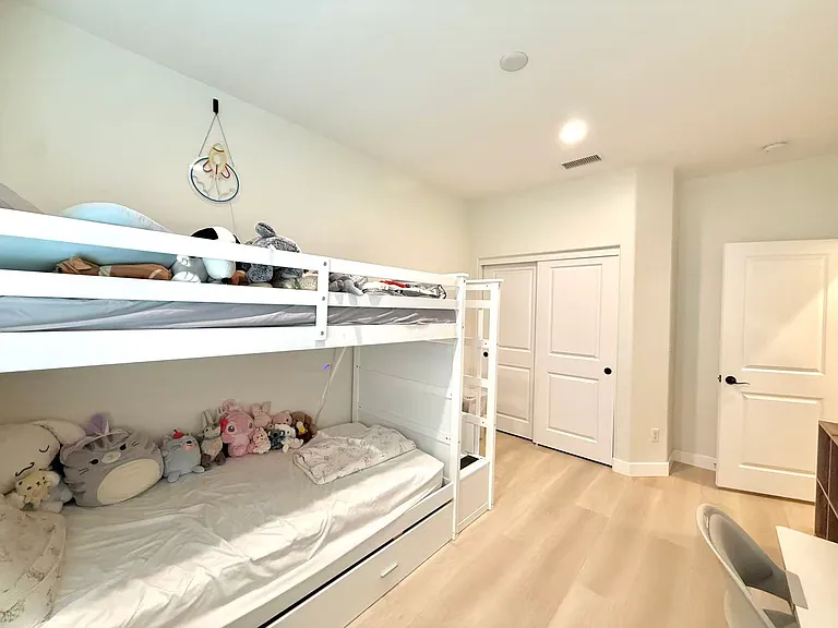 1681 Acacia St #B — Photo 16