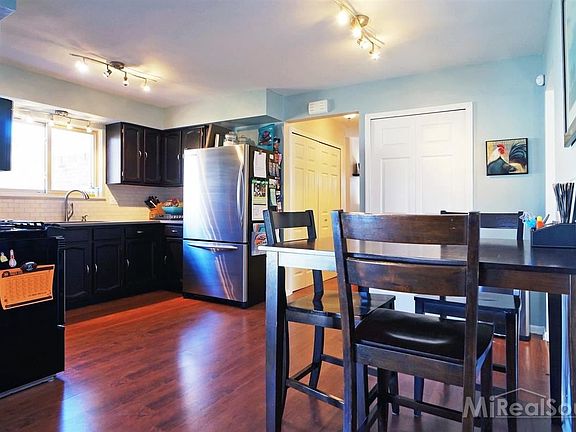 4th image of 40717 Freedom Dr