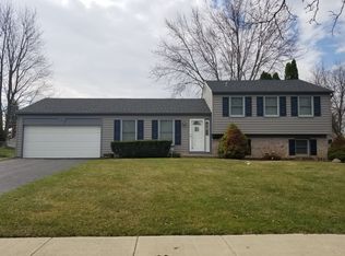 1511 Amherst Dr, Schaumburg, IL 60194