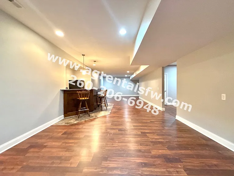8819 Strathmore Ln — Photo 21