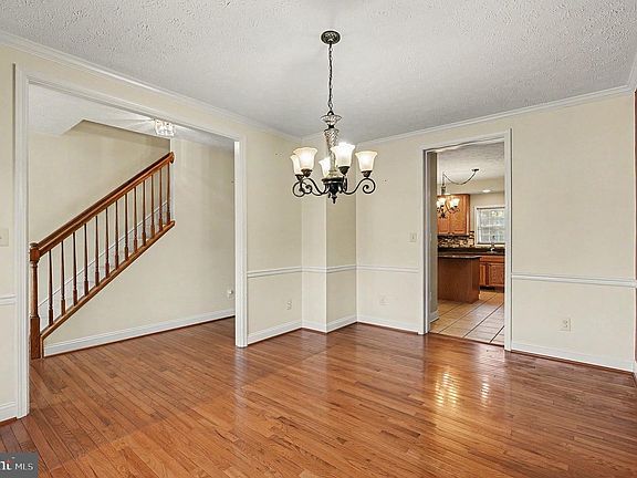 3rd image of 15 Grassland St