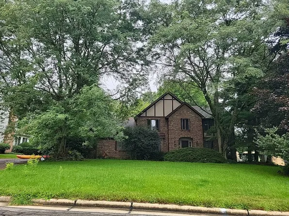 720 Presidential Dr, Youngstown, OH 44512
