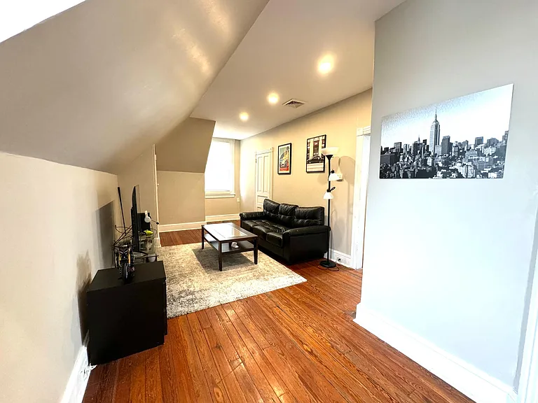450 Lyceum Ave #4 — Photo 13