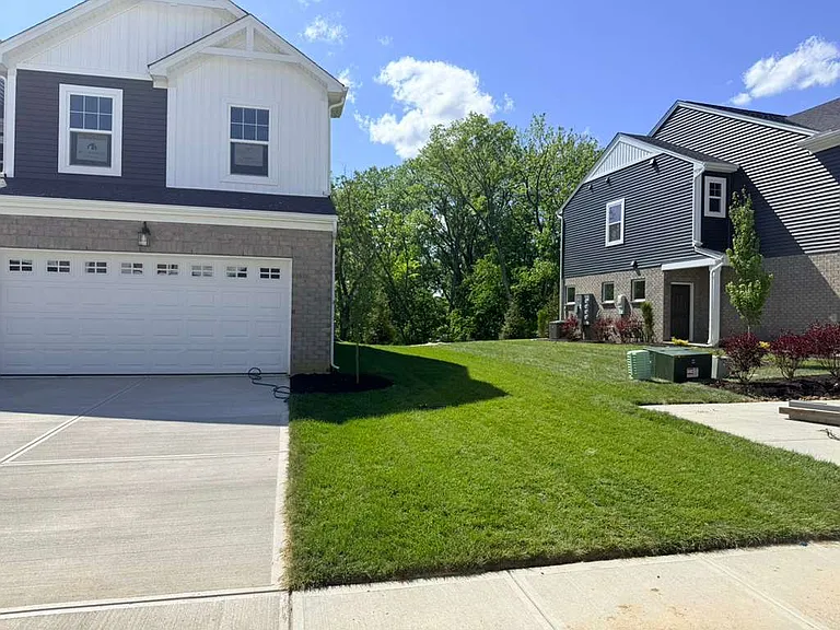 7231 Grandway Dr — Photo 3