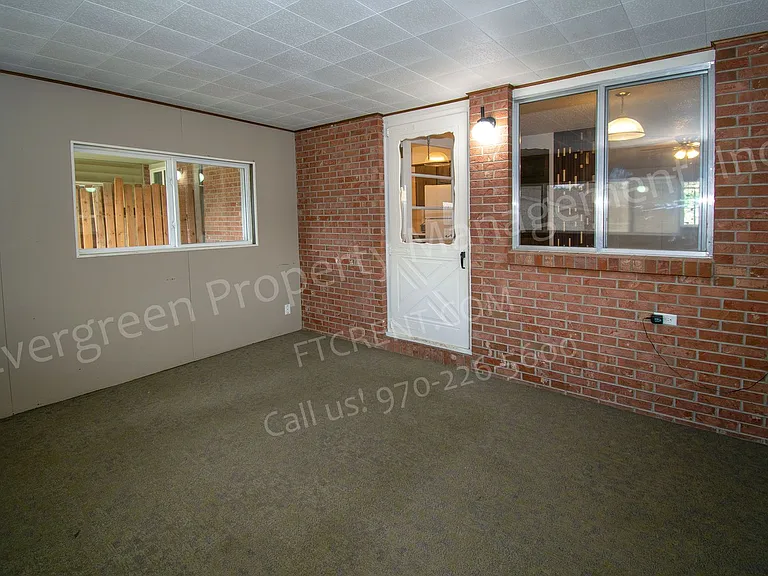 S-04 — Photo 4