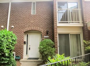 3798 Persimmon Cir, Fairfax, VA 22031