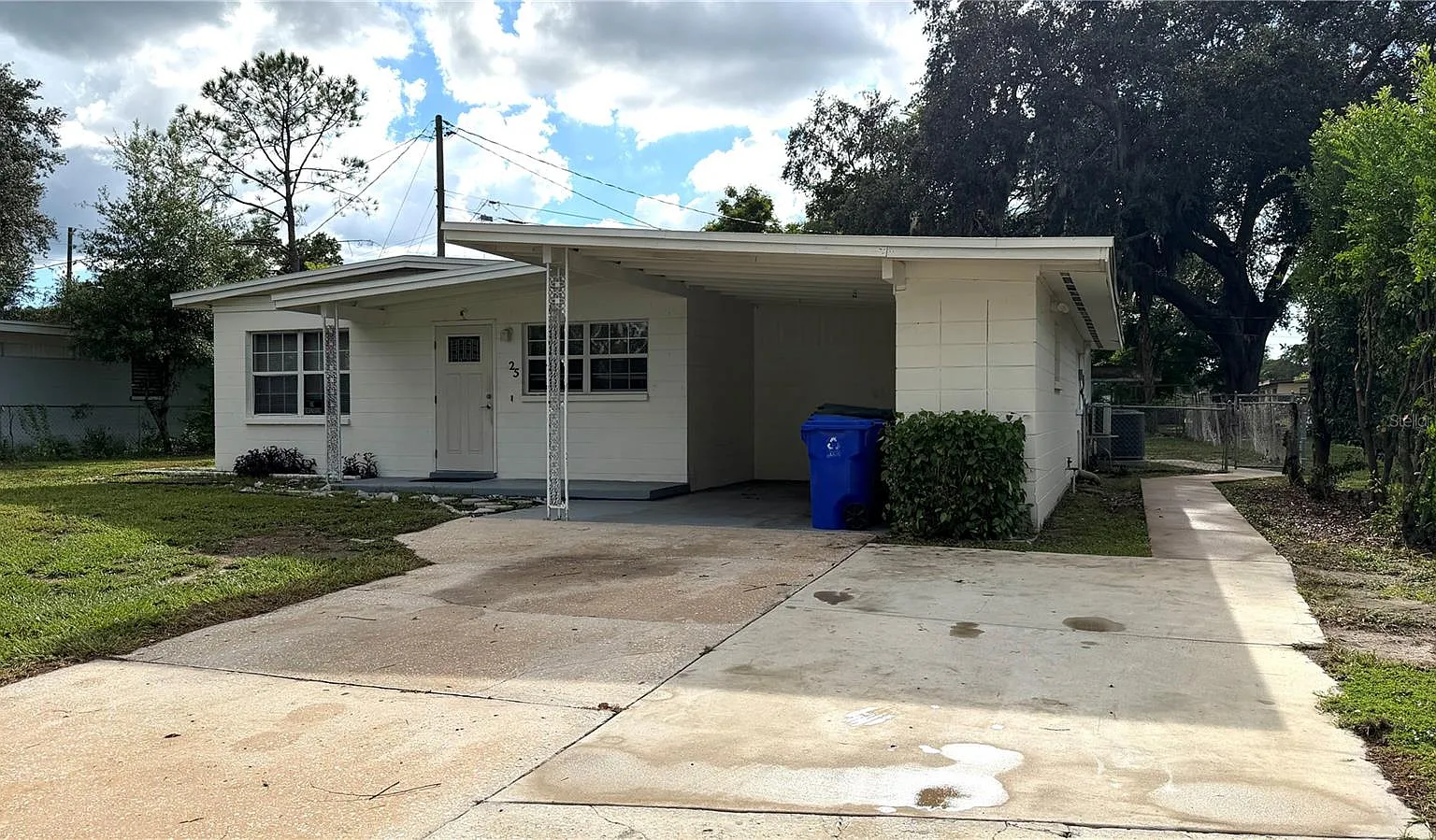 4 bed, 2.0 bath, 1294 sqft, $2,150 — Photo 1