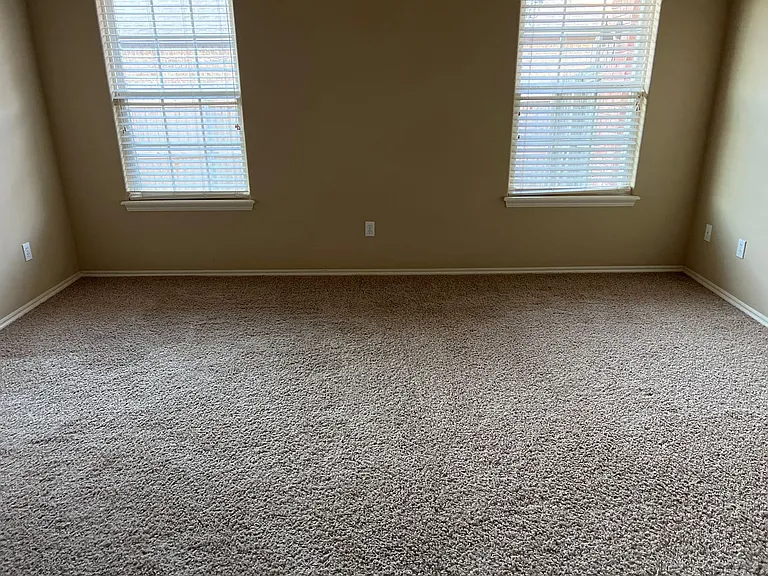 684 Meadows Cir — Photo 9