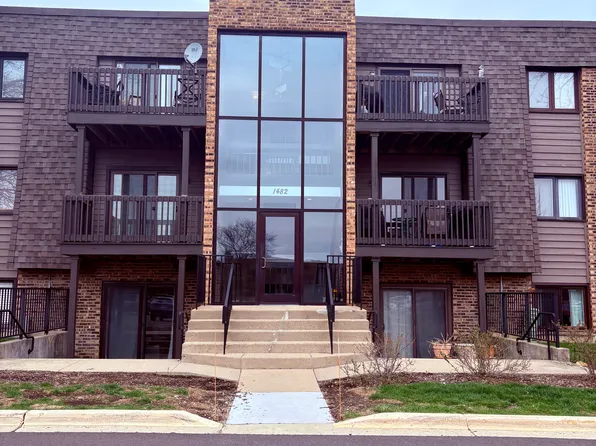 1482 Stonebridge Cir, Wheaton, IL