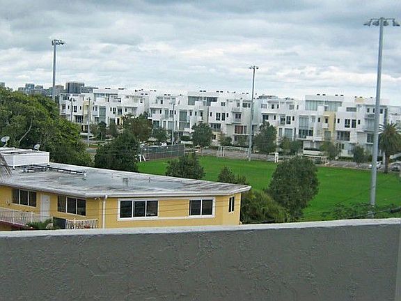4th image of 80 S Shore Dr APT 511