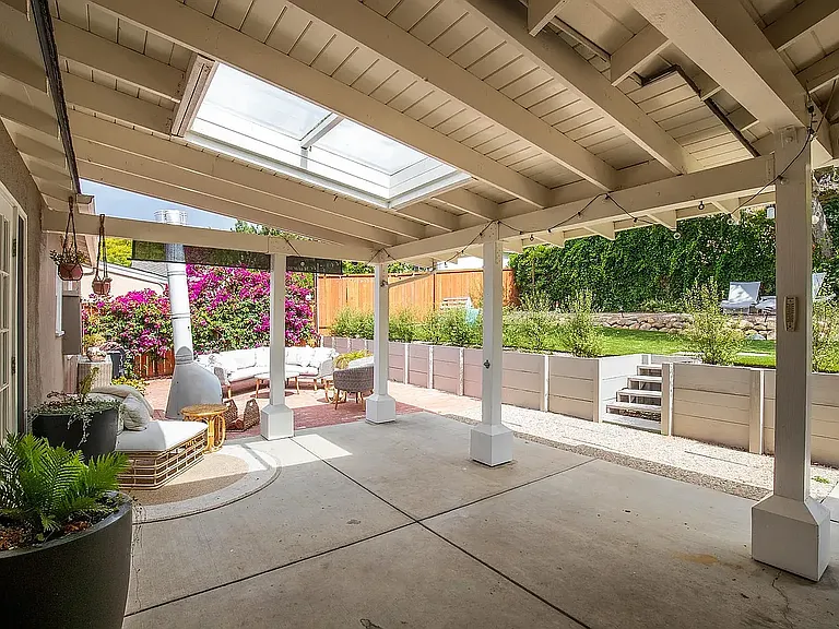 3062 Lucinda Ln — Photo 16
