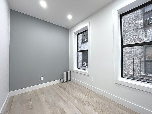 3rd image of 4308 Broadway APT 3