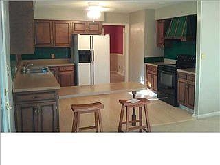 5th image of 707 Carole Pl