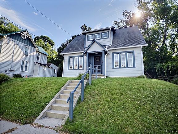 2nd image of 123 Linden Ave