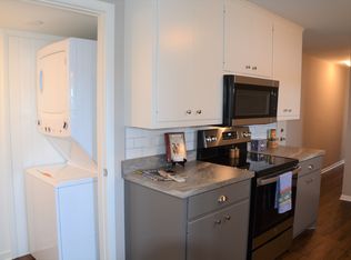 32 E Lake St UNIT 8, Waconia, MN 55387
