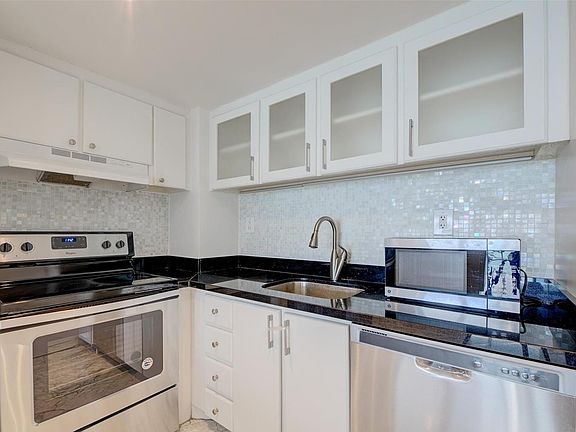4th image of 1200 West Ave APT 625
