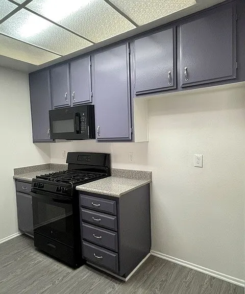 BAIRD APARTMENTS — Photo 12
