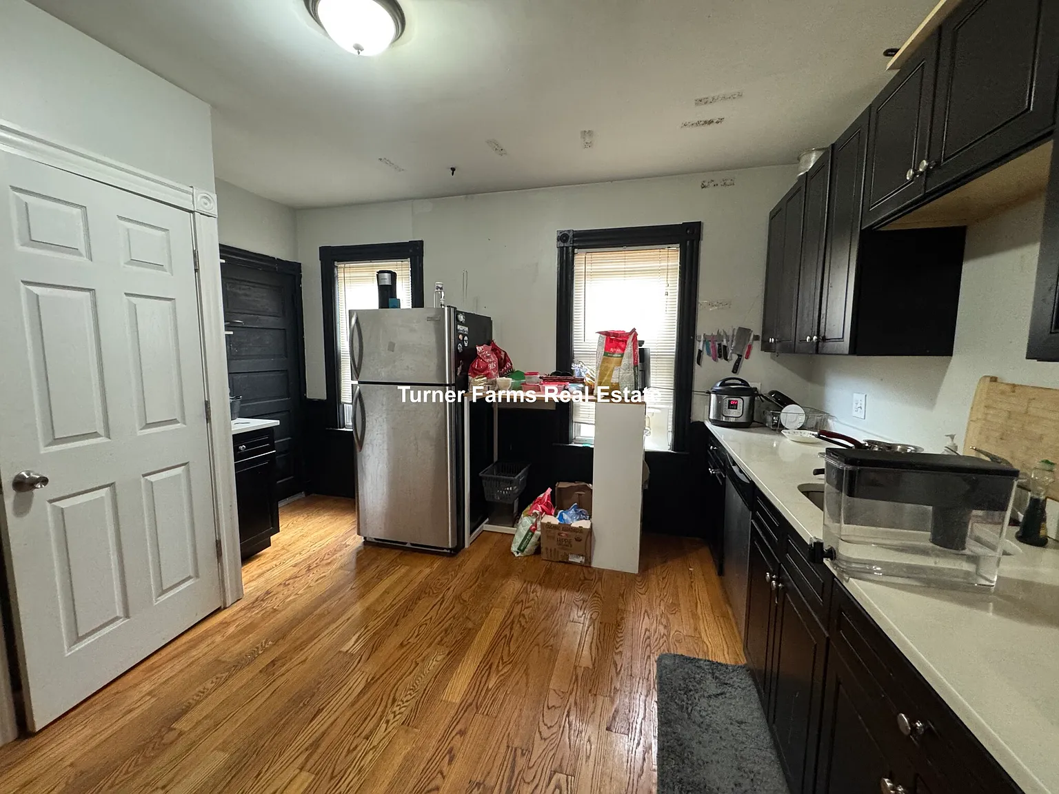 4 bed, 9999 sqft, $4,000 — Photo 4