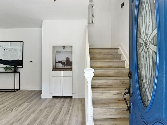 3rd image of 116 Parkview Ln